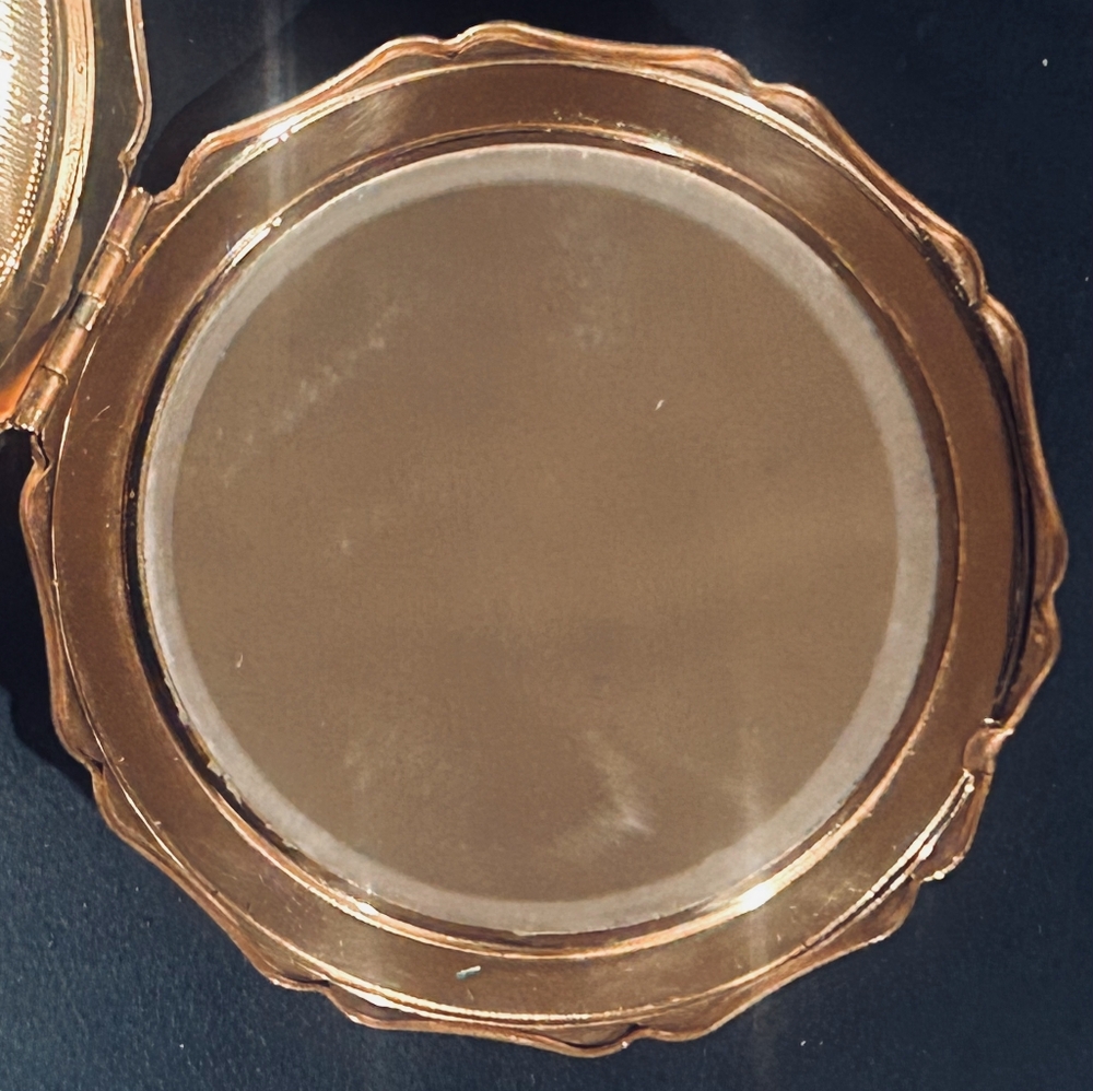 Makeup/Powder Compact Mirror - Picture 6 of 8